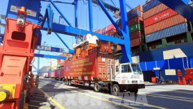 Vietnam sets new record in import-export turnover