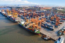 Vietnam enjoys record trade surplus of nearly US$10 billion in 2019