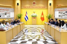 Bộ trưởng Nguyễn Hồng Diên tiếp Bộ trưởng Bộ Ngoại thương và Đầu tư nước ngoài Cuba